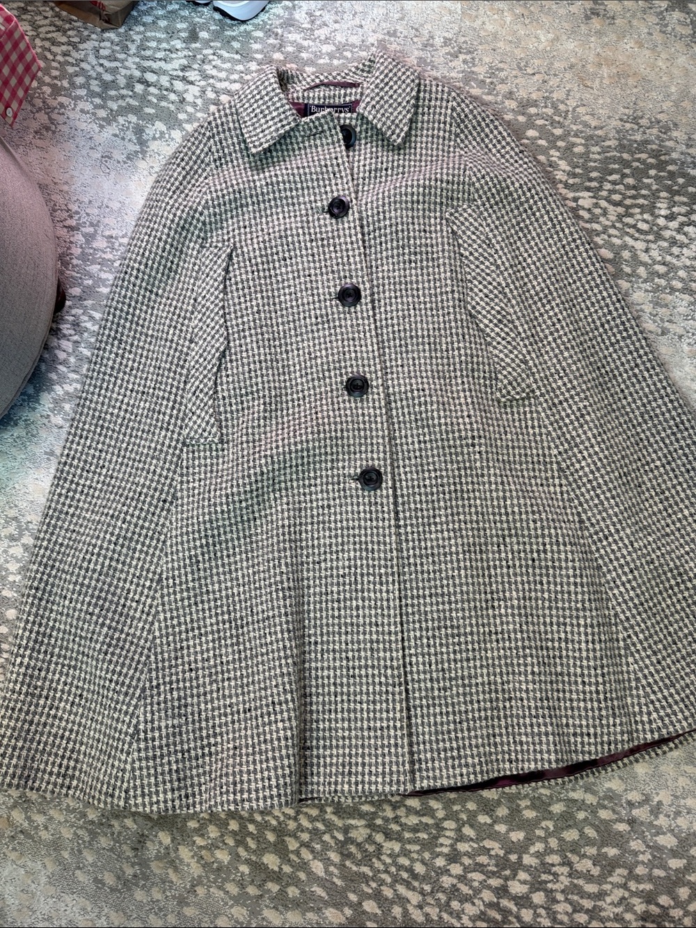 Vintage Burberrys Classic Houndstooth Cape Coat - Black & White